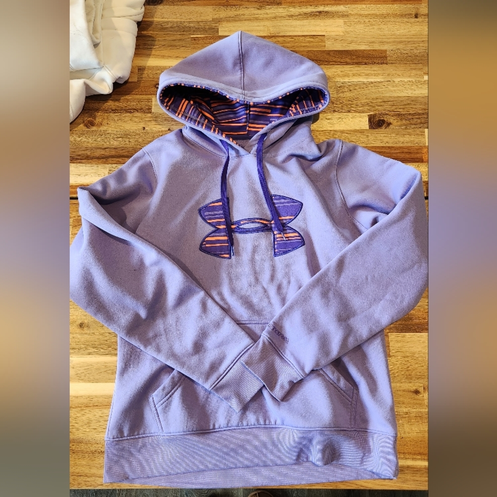 Under armour sweatshirt